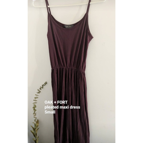 Oak + Fort pleated dress - Picture 1 of 1